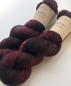 WestWooly merino SW 325 er et meget blødt og lækkert garn. Garnet er spundet tæt hvilket bevirker, at det færdige arbejde ikke 